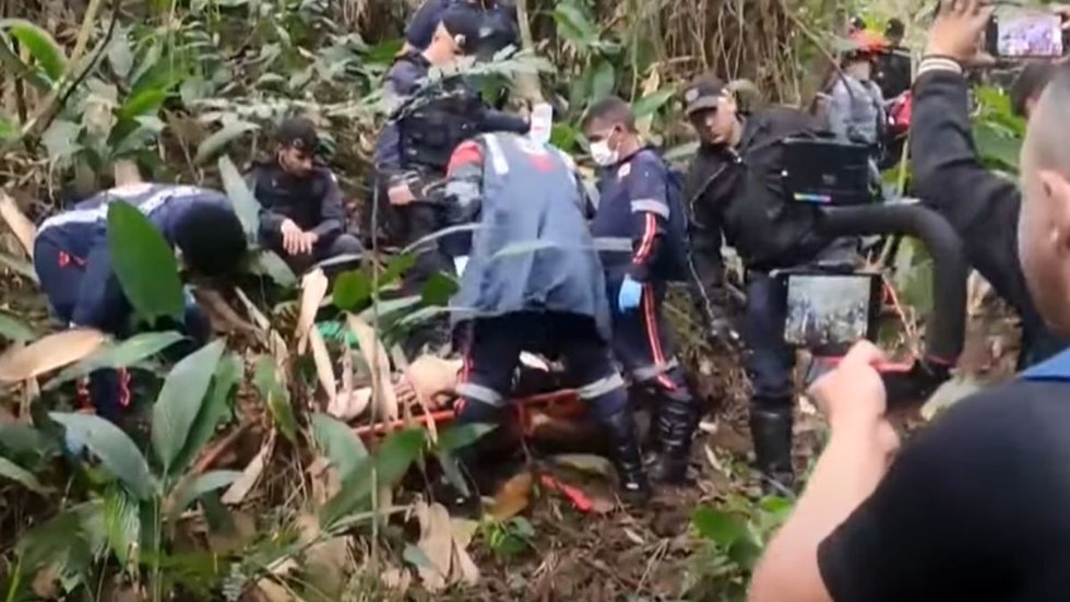 Imagem do momento do resgate - Imagem: Reprodução / Youtube - Jornal da Record