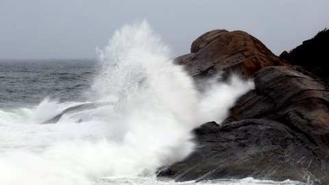 Jovem desaparece no mar em Mongaguá e buscas continuam - Imagem: Reprodução/Fotos Públicas