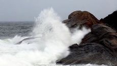 Jovem desaparece no mar em Mongaguá e buscas continuam - Imagem: Reprodução/Fotos Públicas