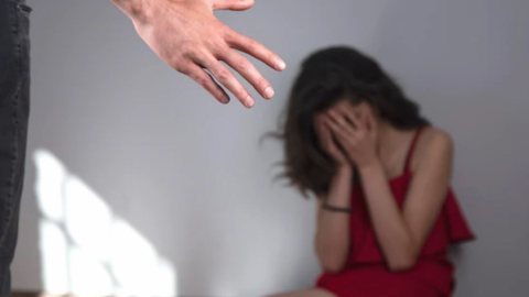 A jovem perdeu a vida por ter se recusado a fazer sexo. - Imagem: reprodução I Freepik