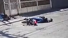 Jovem morre após cair de moto em assalto - Imagem: Reprodução/Metropoles