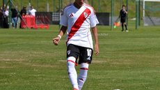 Juan Sayago, novo reforço do sub-20 do Flamengo, chega por empréstimo do River Plate com opção de compra até o fim de 2026. - Imagem: Reprodução
