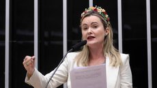 Julia Zanatta defendeu que a campanha de Flávio Bolsonaro destaque sua juventude, imagem pessoal e posicionamento político como estratégia para ampliar o apoio entre as mulheres. - Imagem: Divulgação / Agência Câmara de Notícias