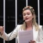 Júlia Zanatta afirma que o tarifaço aplicado pelos Estados Unidos reforça os argumentos para um pedido de impeachment contra o presidente Lula. - Imagem: divulgação / Agência Câmara de Notícias
