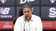Após uma série de denuncias e irregularidades, Júlio Casares é afastado do cargo - Imagem: Reprodução/Metrópoles