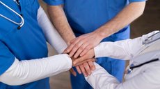 Equipe médica - Imagem: Reprodução / Freepik