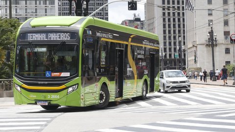 Justiça suspende lei sobre frota de ônibus elétricos em SP - Imagem: Reprodução / Agência Brasil / Paulo Pinto