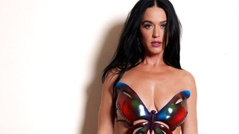 Katy Perry surpreende fãs no Rio e distribui pizza na porta do hotel - Imagem: Reprodução/ Instagram