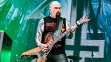 Em sua passagem pelo Brasil, Kerry King afirma que a maioria das guerras é motivada por religião, mas será que ele entende o tema? - Imagem: Reprodução | Facebook