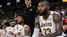 LeBron e Bronny James fazem história como a primeira dupla de pai e filho na NBA - Imagem: Reprodução / Instagram / @lakers