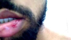 Professor é espancado ao sair de festa de Réveillon de mãos dadas com homem