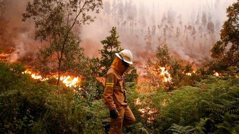 Situação em Portugal ainda é ‘preocupante’, dizem autoridades sobre incêndio