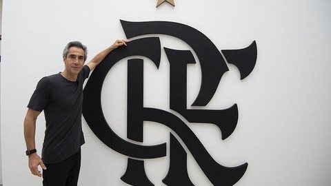 Com cinco competições no horizonte, Flamengo recebe elenco completo para início da Era Paulo Sousa