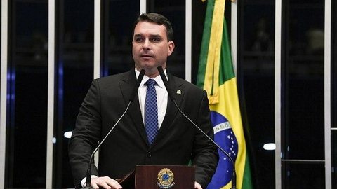 “Quando a investigação é isenta, só tem esse resultado”, diz Flávio Bolsonaro