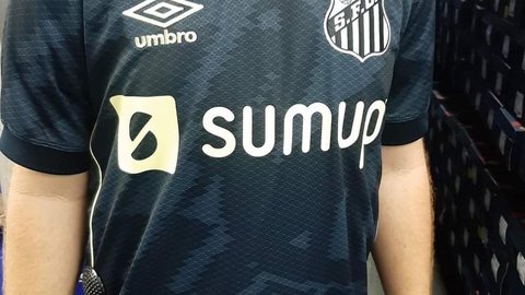 Vazam imagens do novo terceiro uniforme do Santos; estreia deve ser contra o Fluminense