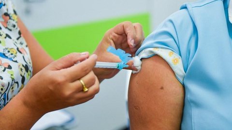 Sepultadores, GCMs e fiscais podem tomar dose adicional da vacina contra Covid na cidade de SP nesta segunda