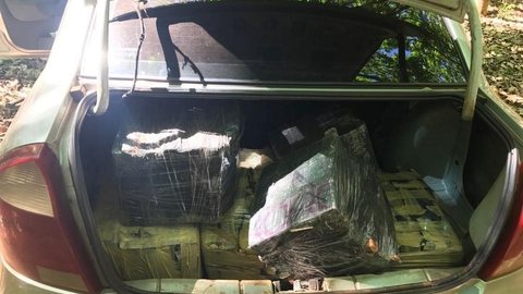 Motorista abandona carro com maconha em rodovia e foge para matagal em Bálsamo