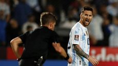 Viralizou: Bruno Henrique decisivo, cotovelada da discórdia, lambreta de Vini Jr, e… Messi jogou?