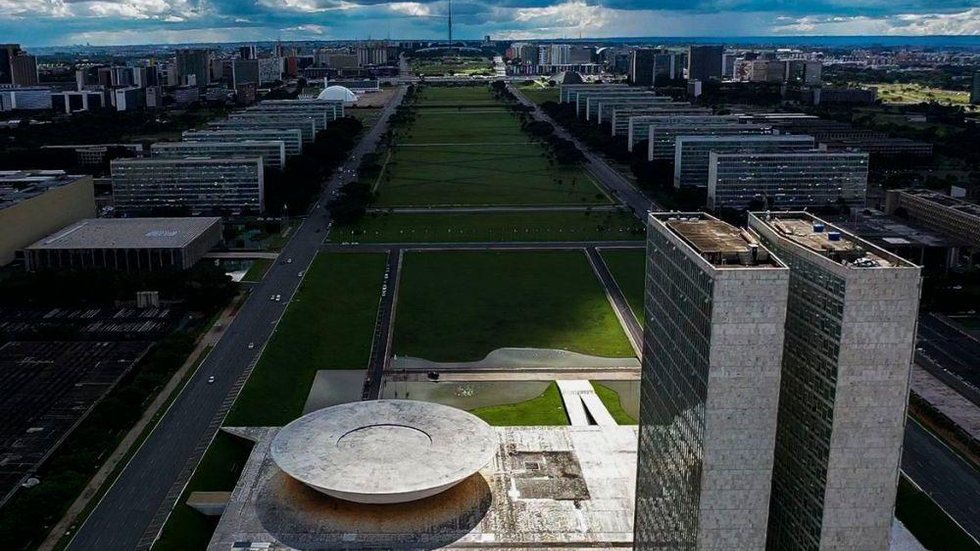 Brasília faz 60 anos, encontra novas vocações, mas mantém desigualdade