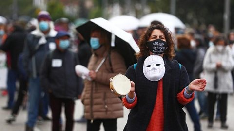 Trabalhadores de saúde da Espanha protestam contra cortes nos serviços
