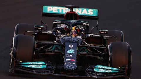 Mercedes leva multa após Hamilton atrapalhar Mazepin em treino na Arábia Saudita