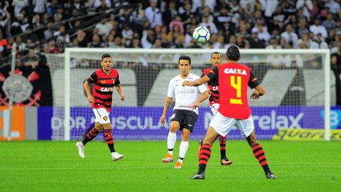 Análise: vitória do Corinthians sobre o Sport mostra velhos defeitos e novas qualidades