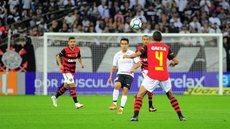 Análise: vitória do Corinthians sobre o Sport mostra velhos defeitos e novas qualidades