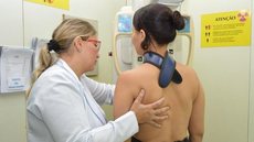 Unidade móvel oferece exames gratuitos para prevenção do câncer de mama em Araçatuba