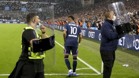 Olympique x PSG: 21 detidos, nove policiais feridos e possível punição por invasão de campo
