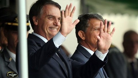 Bolsonaro recebe nesta segunda diploma do TSE que confirma resultado da eleição