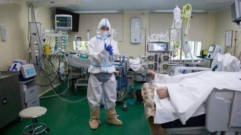 Com recorde de mortes, Rússia suspende testes de foguete para preservar oxigênio a pacientes com Covid