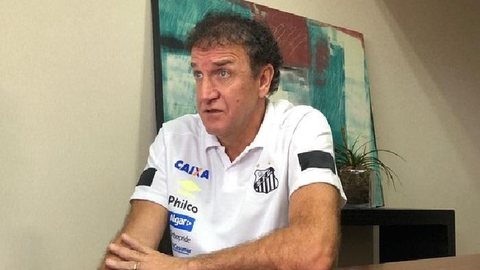 Confiante em título, Cuca pede tempo e apoio à torcida do Santos: “Eu voltei porque tinha uma dívida”