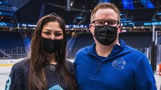 Funcionário de time da NHL descobre melanoma com ajuda de torcedora rival