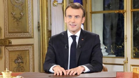 Macron anuncia aumento de salário mínimo em primeiro pronunciamento após protestos