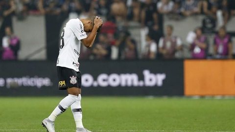 Agente de Pedrinho recua, mas diz que meia do Corinthians interessa a “vários clubes da Europa”