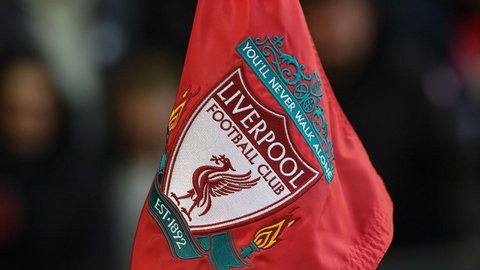 Semifinal da Copa da Liga Inglesa entre Liverpool e Arsenal é adiada após mais casos de Covid-19