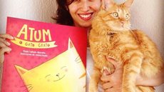 Psicóloga transforma gato de estimação em personagem de livro infantil.
