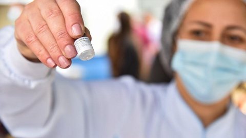 Cidade de SP vacina contra Covid pessoas com 32 anos ou mais a partir desta quarta-feira