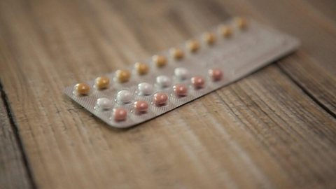 Uso da pílula anticoncepcional é questionado por mulheres que temem riscos e querem ter o direito de escolha