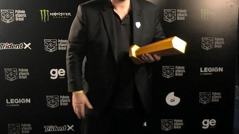 Prêmio eSports Brasil 2021: Gaules fala de saúde mental em discurso