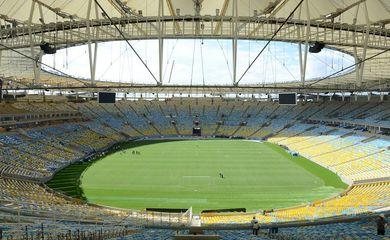 Crivella debate com 14 clubes e Ferj o reinício do Campeonato Carioca