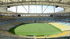 Crivella debate com 14 clubes e Ferj o reinício do Campeonato Carioca
