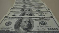 Dólar cai para R$ 5,212 com ânimo no exterior e reforma tributária