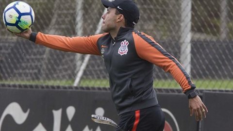 Questionado no Corinthians, Jair Ventura tenta melhorar números na reta final do Brasileirão
