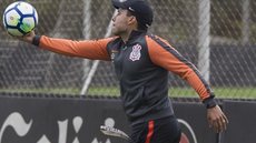 Questionado no Corinthians, Jair Ventura tenta melhorar números na reta final do Brasileirão