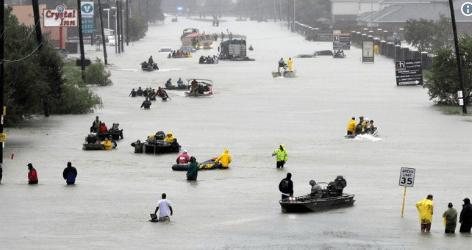 Tempestade tropical Harvey causa mortes, enchentes e destruição nos EUA