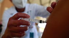 Falta de 2ª dose da vacina AstraZeneca afeta 51% das Unidades Básicas de Saúde da cidade de SP, aponta prefeitura