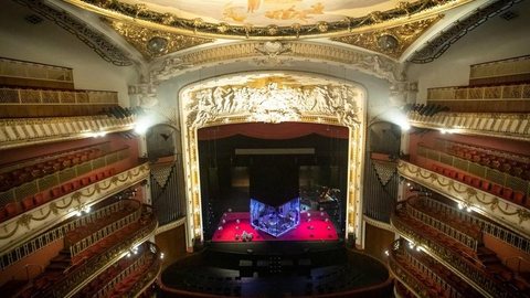 Theatro Municipal de SP estreia ópera com retomada da capacidade total do público
