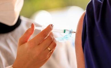 São Paulo retoma vacinação com AstraZeneca apenas para segunda dose