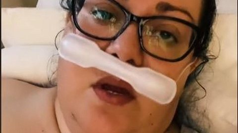 Influenciadora que não se vacinou contra a Covid grava vídeo antes de morrer: ‘Vá se vacinar’